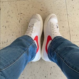 Meet your Posher, Adrienne